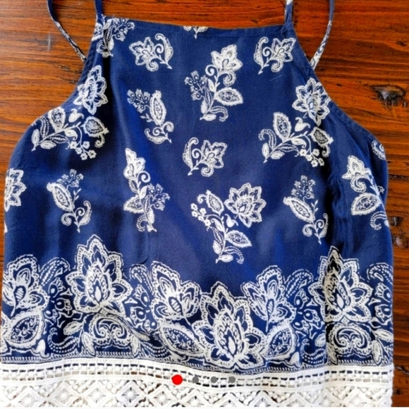 GUESS /ABERCROMBIE AND FITCH - Picture 12 of 12